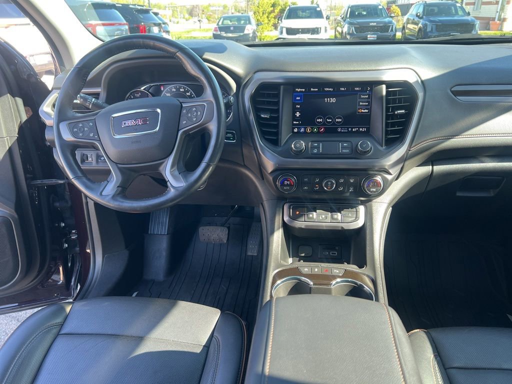 Used 2021 GMC Acadia AT4 w/ Technology Package AWD/4WD image 8