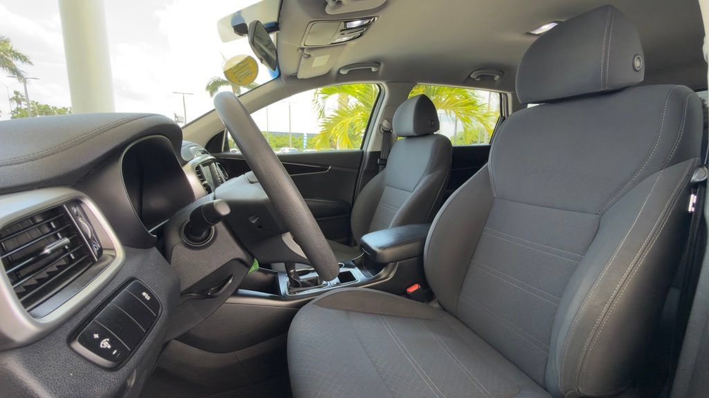 Used 2018 Kia Sorento FWD image 13