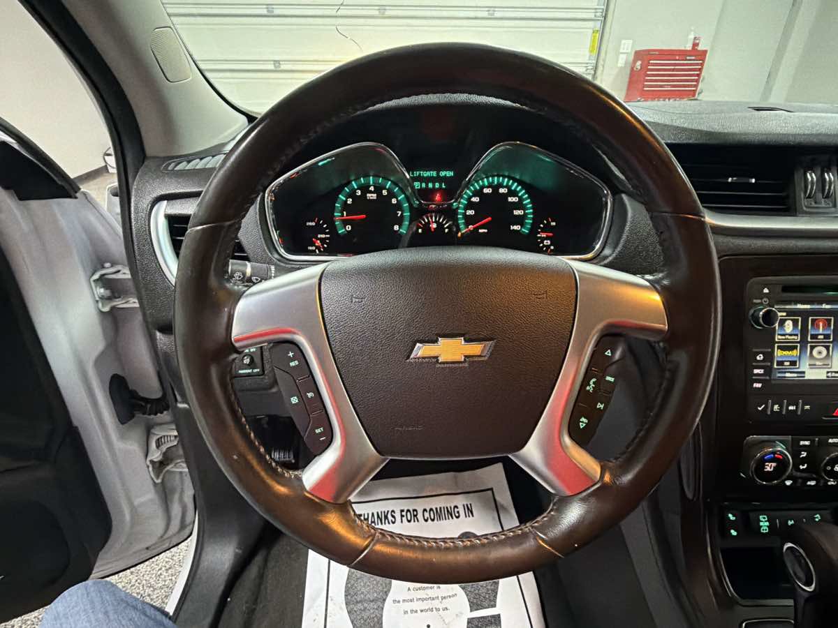 Used 2017 Chevrolet Traverse LT FWD image 15