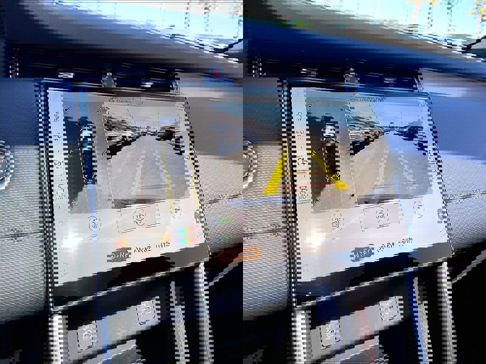 Used 2025 Land Rover Discovery Sport Dynamic SE image 23