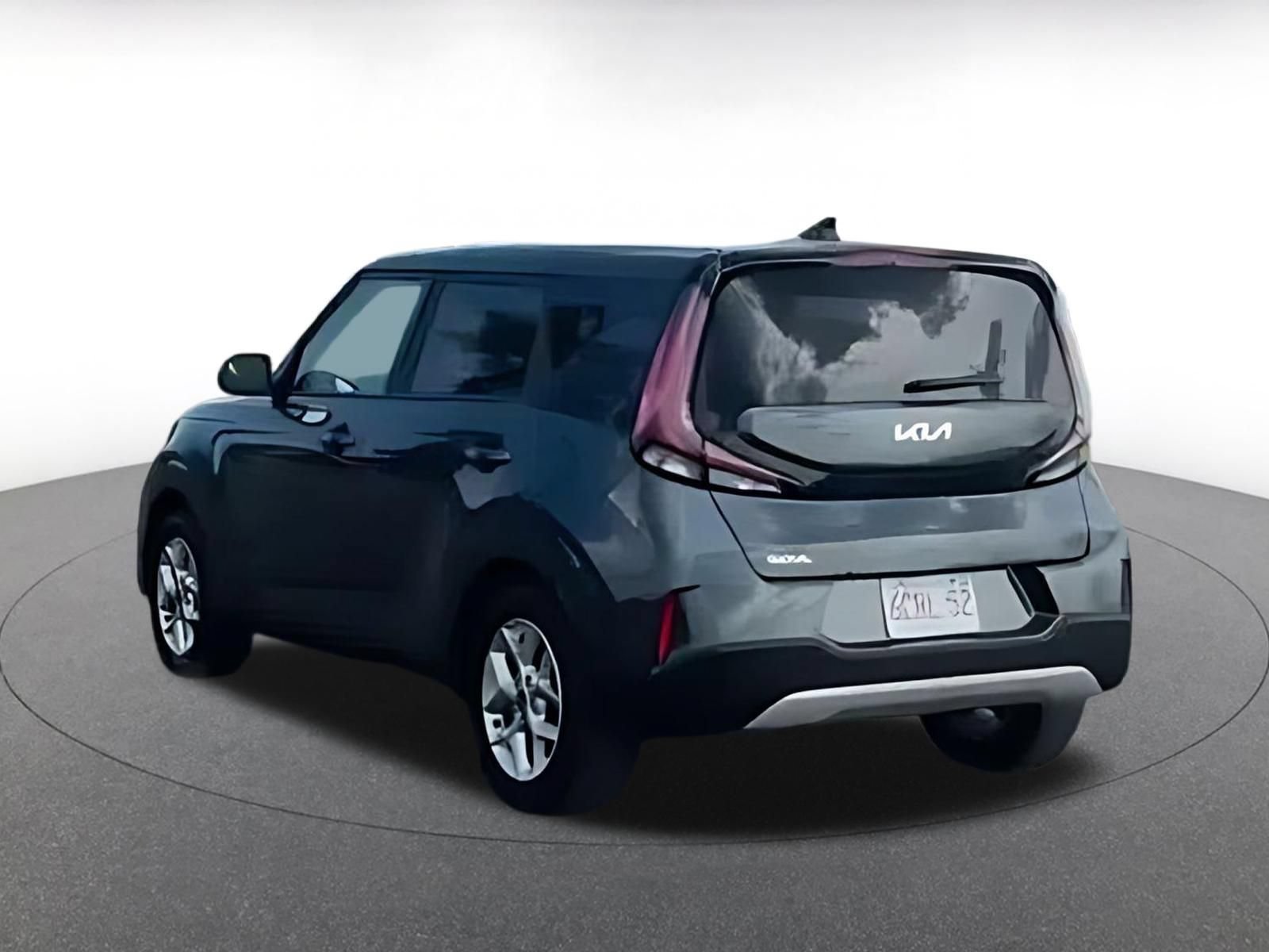 Used 2025 Kia Soul LX w/ LX Technology Package FWD image 12