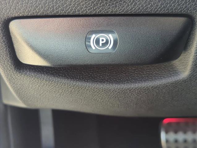 Used 2009 Mercedes-Benz C 63 AMG Sedan image 16