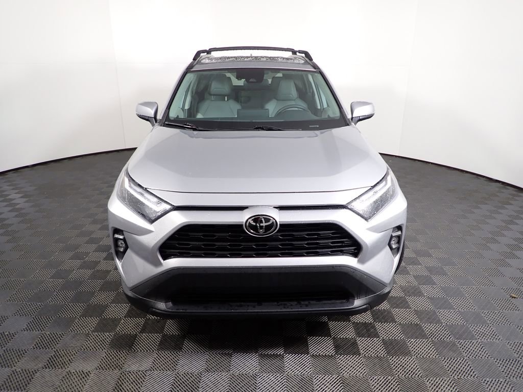 Used 2023 Toyota RAV4 XLE Premium image 7