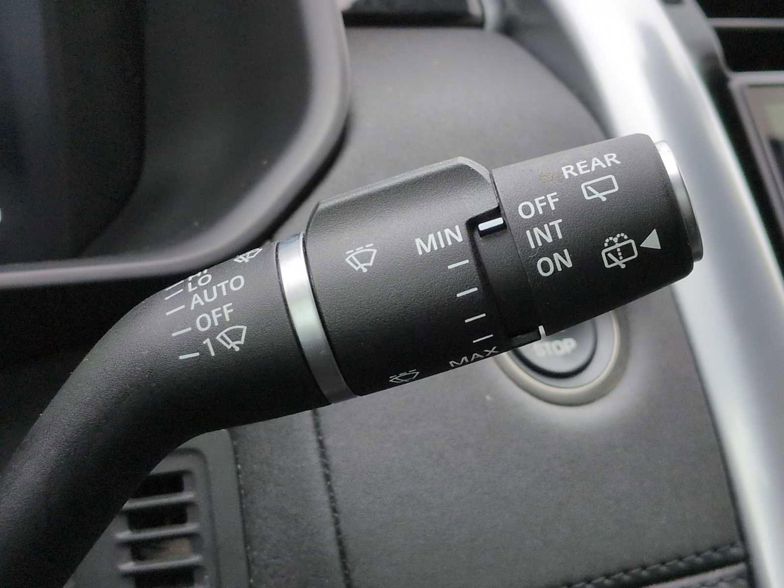 Used 2024 Land Rover Discovery S image 26