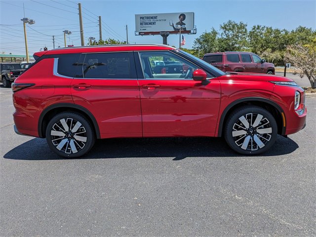 New 2025 Mitsubishi Outlander SEL image 4