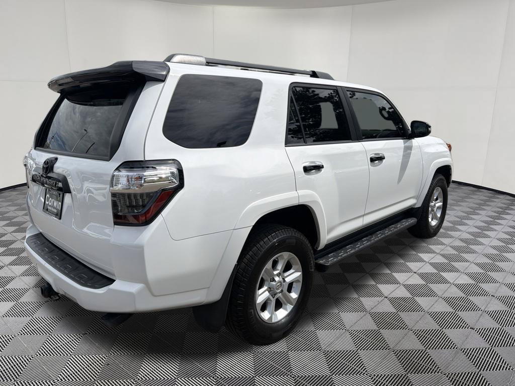 Used 2021 Toyota 4Runner Venture w/ Moonroof Package AWD/4WD image 8