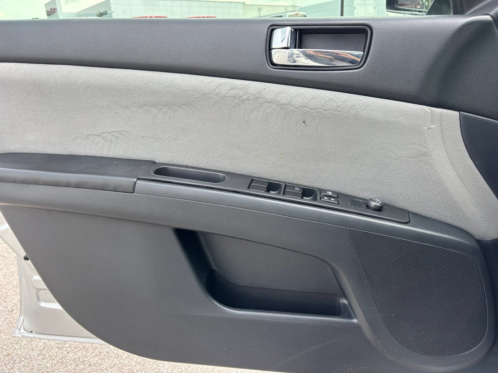 Used 2012 Nissan Sentra 2.0 SR FWD image 12