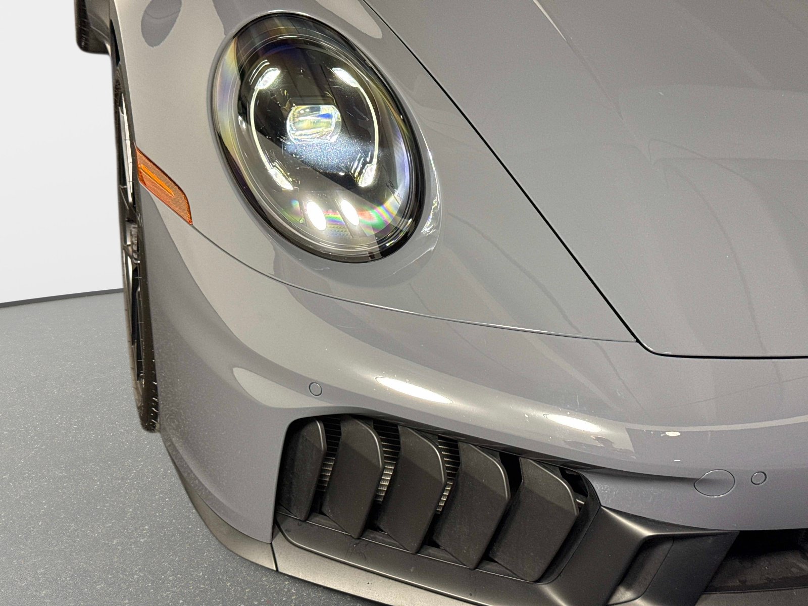 Used 2025 Porsche 911 Targa 4 GTS AWD/4WD image 9