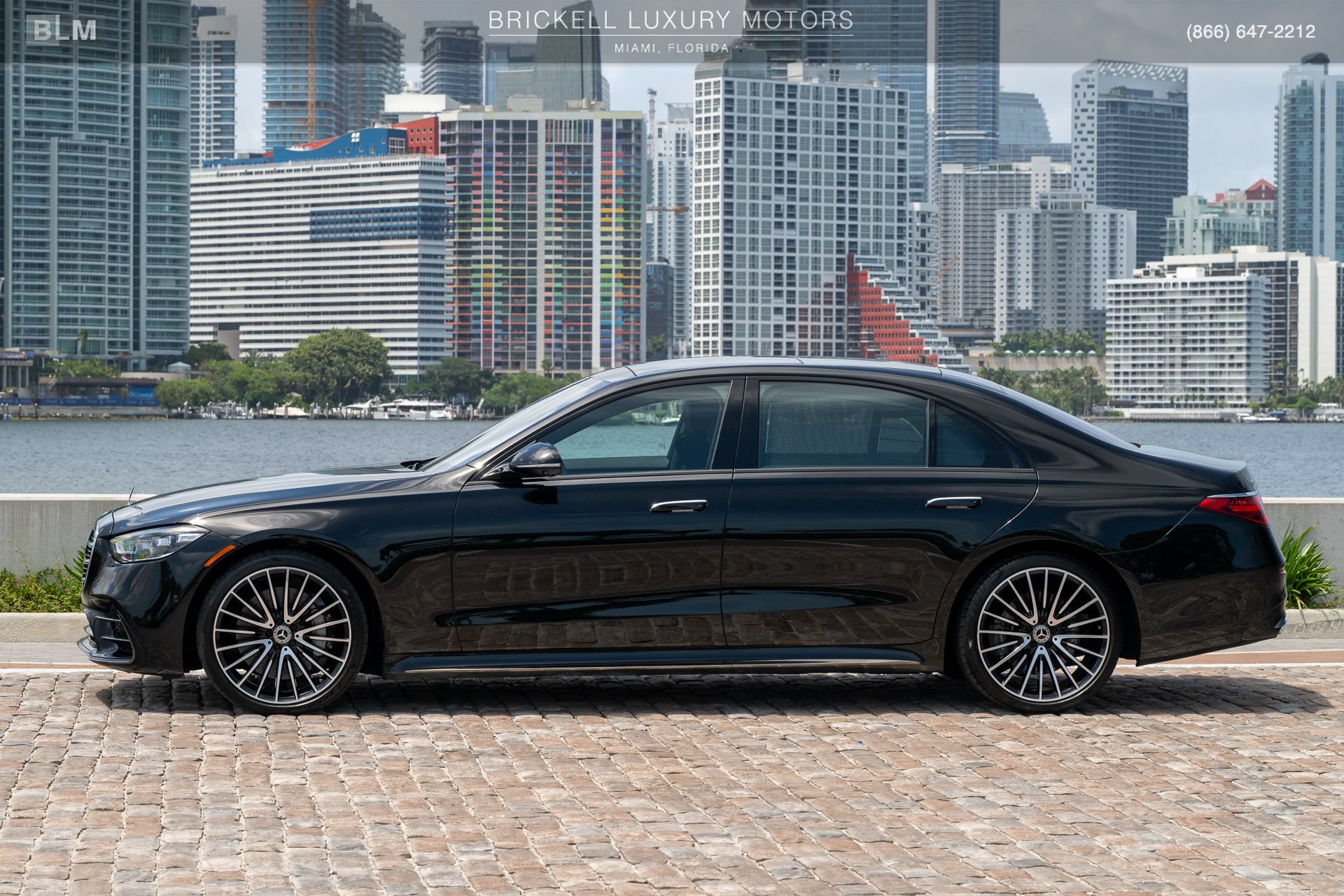 Used 2024 Mercedes-Benz S 580 4MATIC Sedan w/ AMG Line image 4