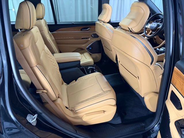 Used 2022 Jeep Grand Cherokee L Summit AWD/4WD image 8