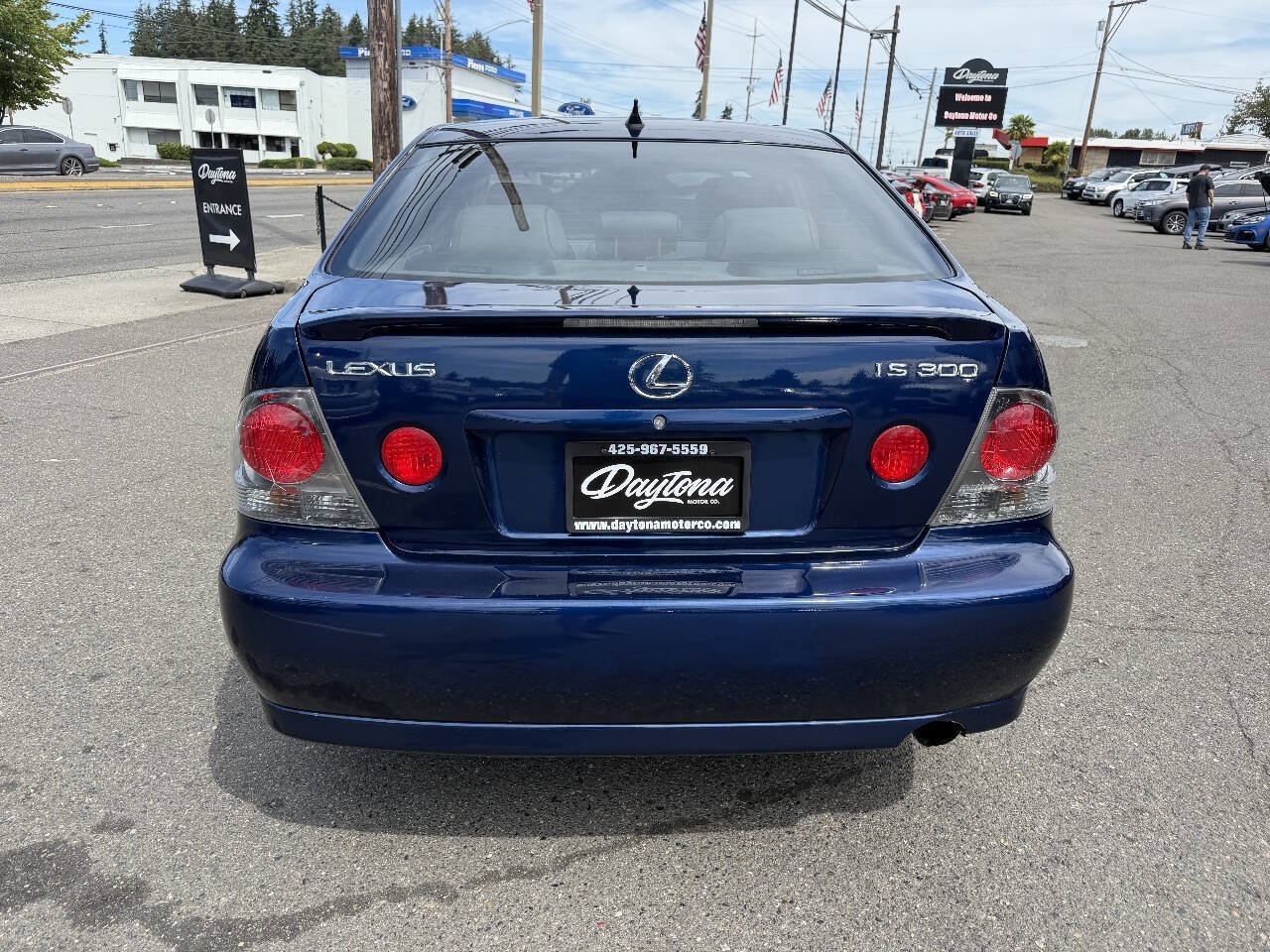 Used 2005 Lexus IS 300 RWD image 4