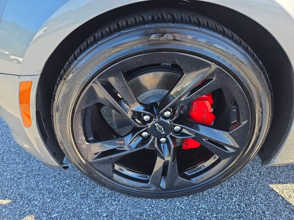 Used 2024 Chevrolet Camaro LT RWD image 30