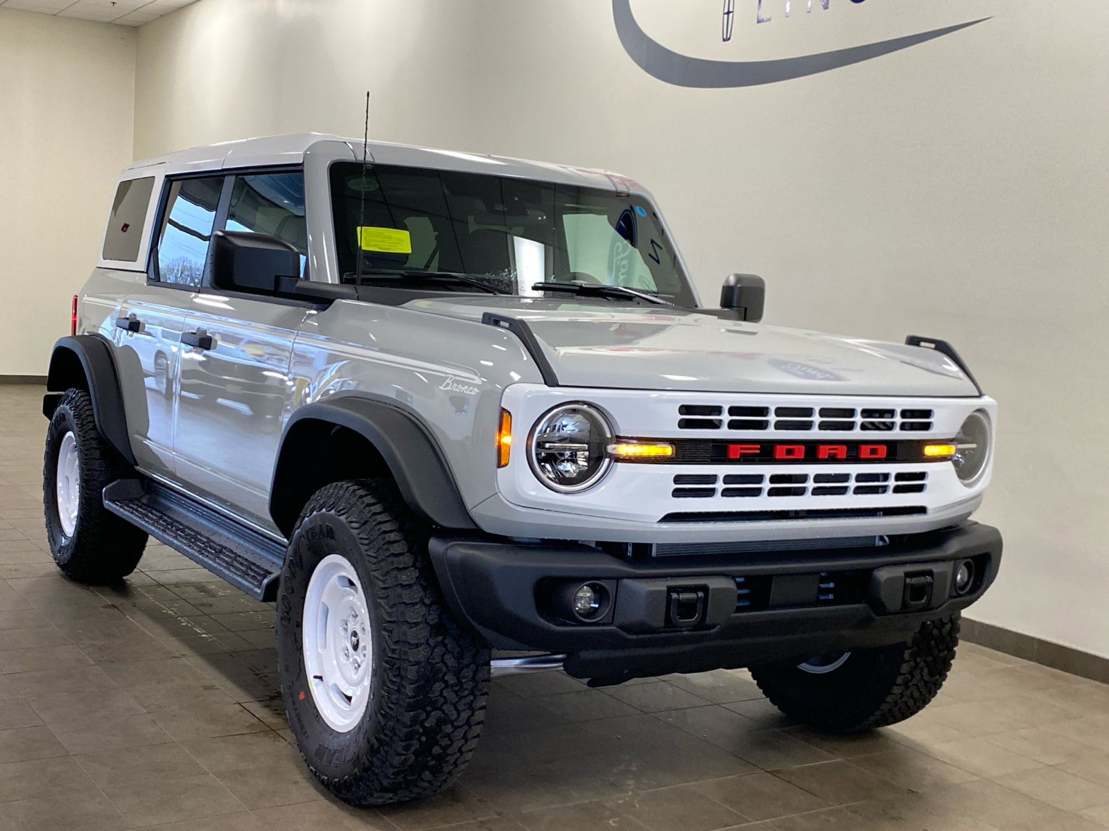 New 2026 Ford Bronco Heritage Edition AWD/4WD image 9