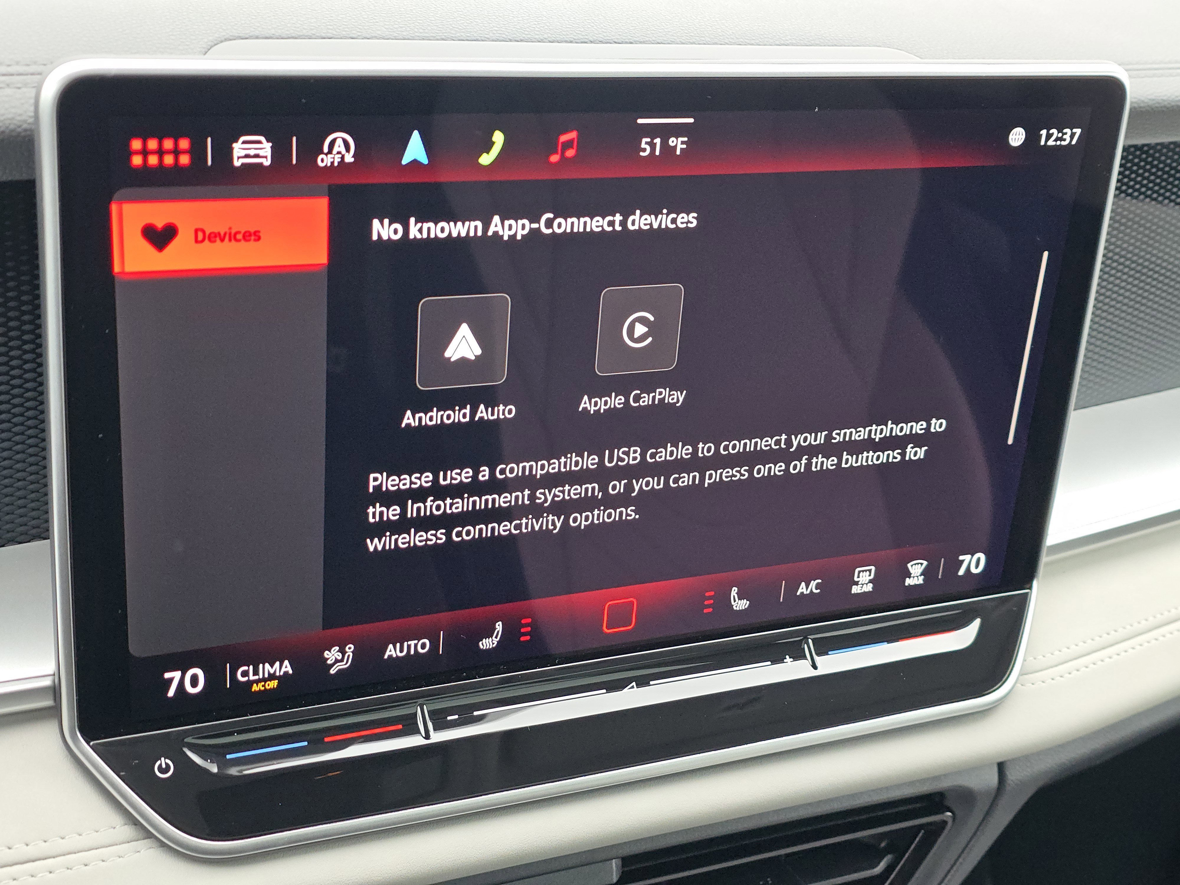 New 2025 Volkswagen Tiguan SE image 10