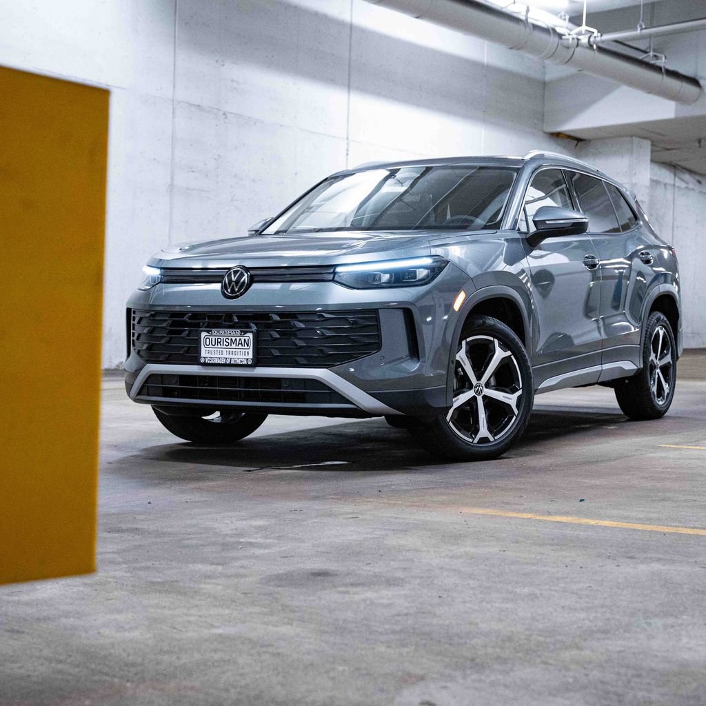New 2026 Volkswagen Tiguan SE