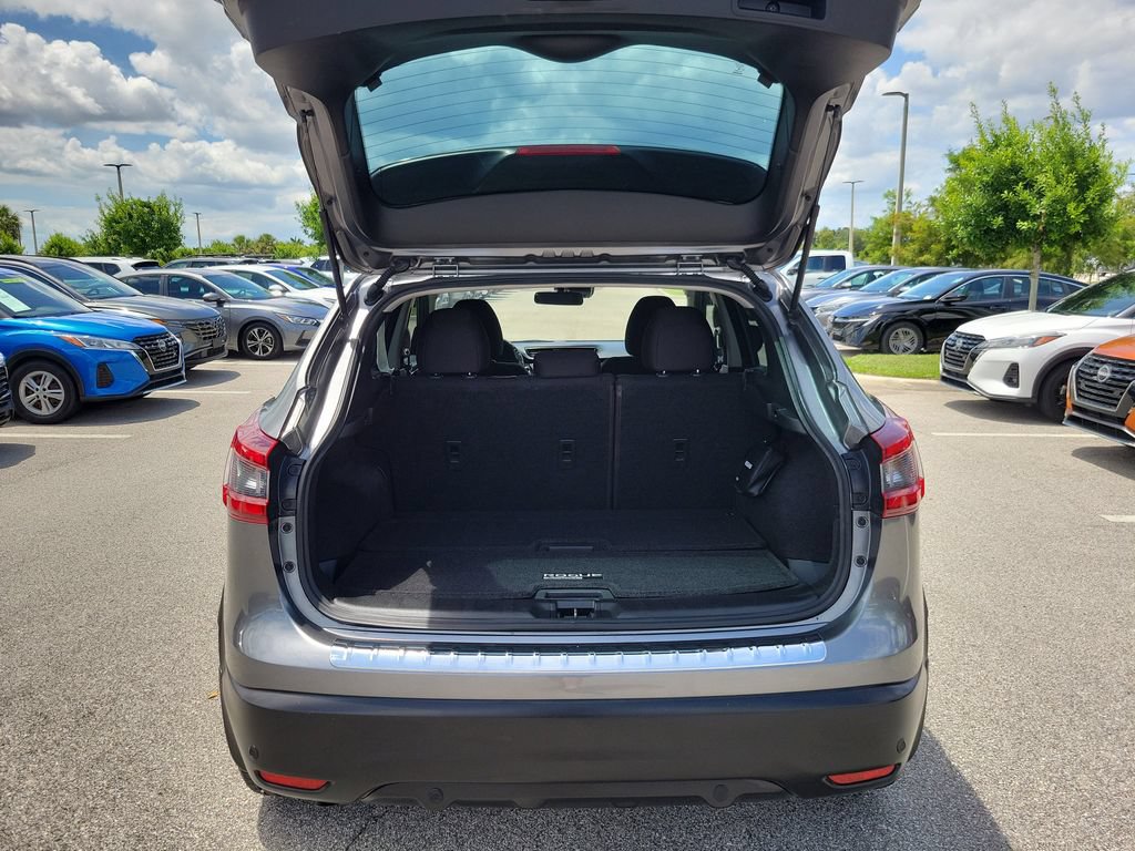 Used 2021 Nissan Rogue Sport SV FWD image 11