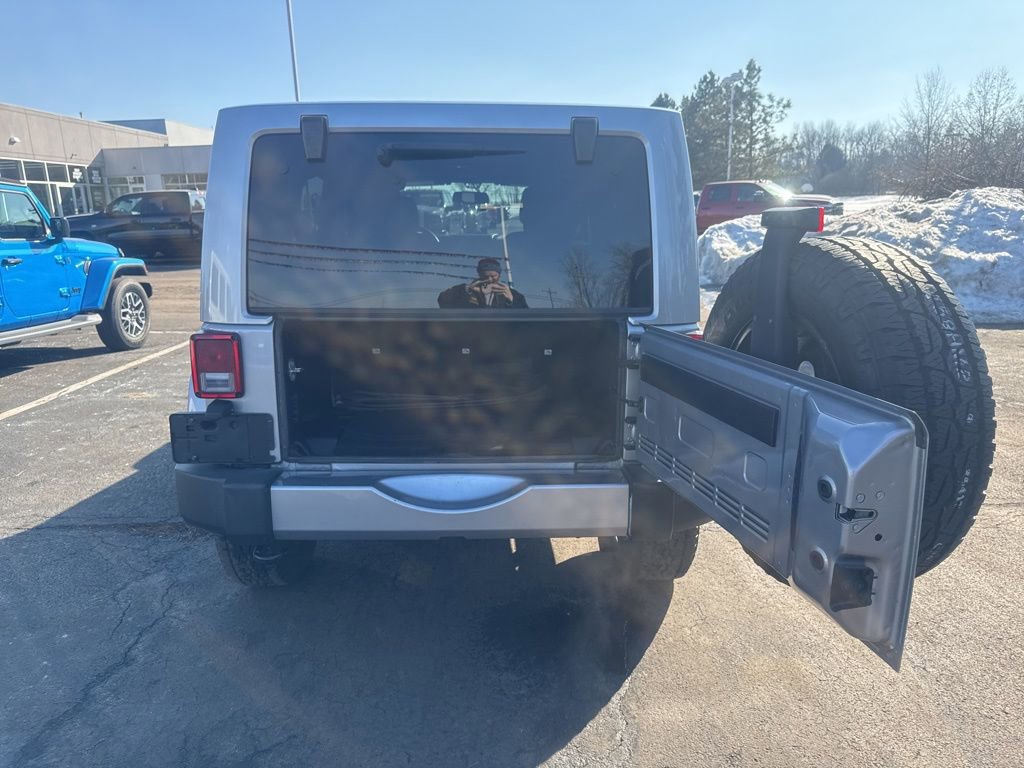 Used 2016 Jeep Wrangler Unlimited Sahara image 40