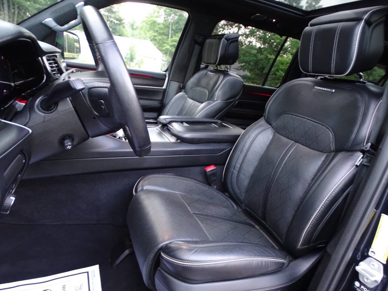 Used 2024 Jeep Grand Wagoneer L 4WD Series II Obsidian w/ Quick Order Packagew 28T image 2