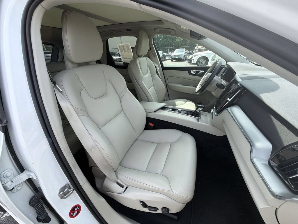 Used 2018 Volvo XC60 T6 Momentum w/ Advanced Package AWD/4WD image 22