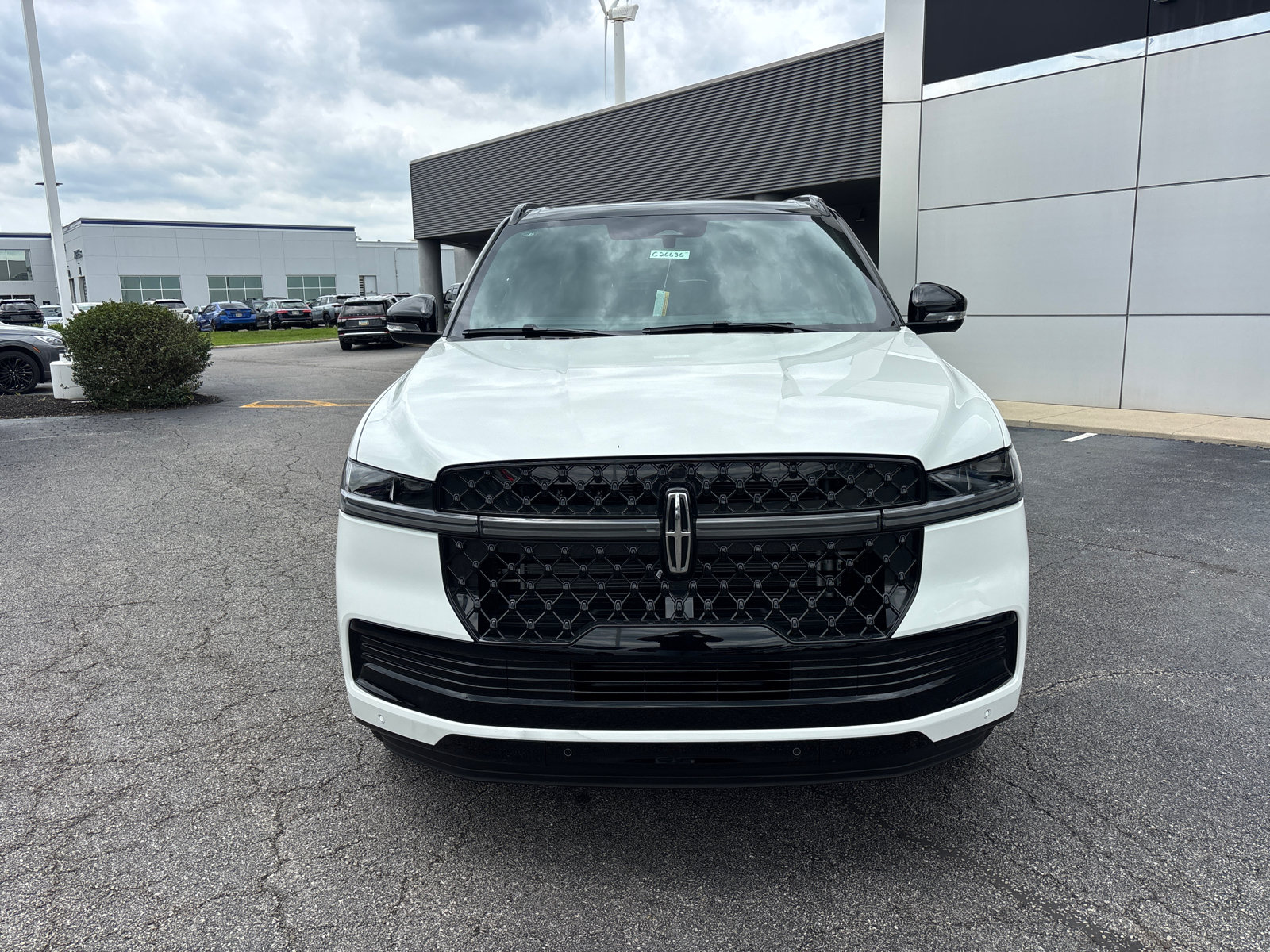 New 2026 Lincoln Navigator L Black Label AWD/4WD image 2