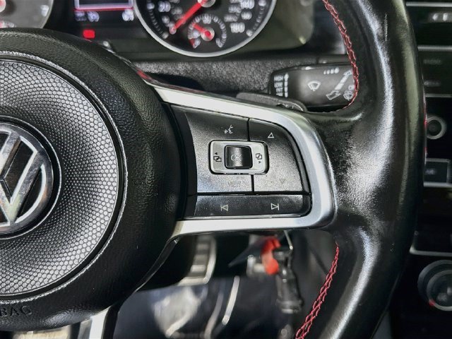 Used 2019 Volkswagen GTI SE FWD image 14