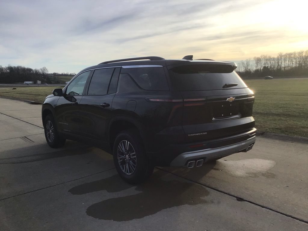 New 2026 Chevrolet Traverse LT w/ Driver Confidence Package FWD image 8