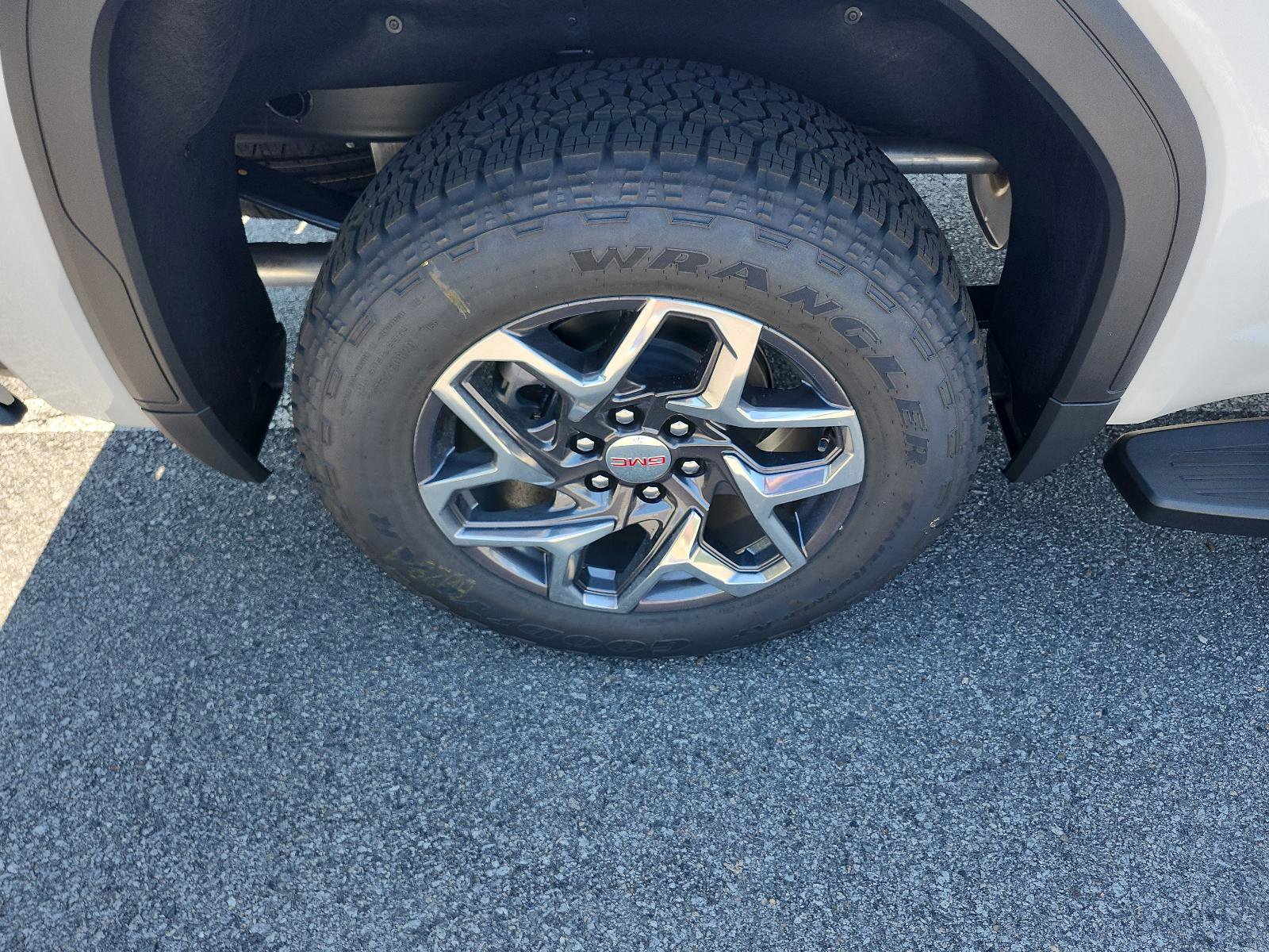 New 2026 GMC Sierra 1500 SLT w/ SLT Premium Plus Package image 6