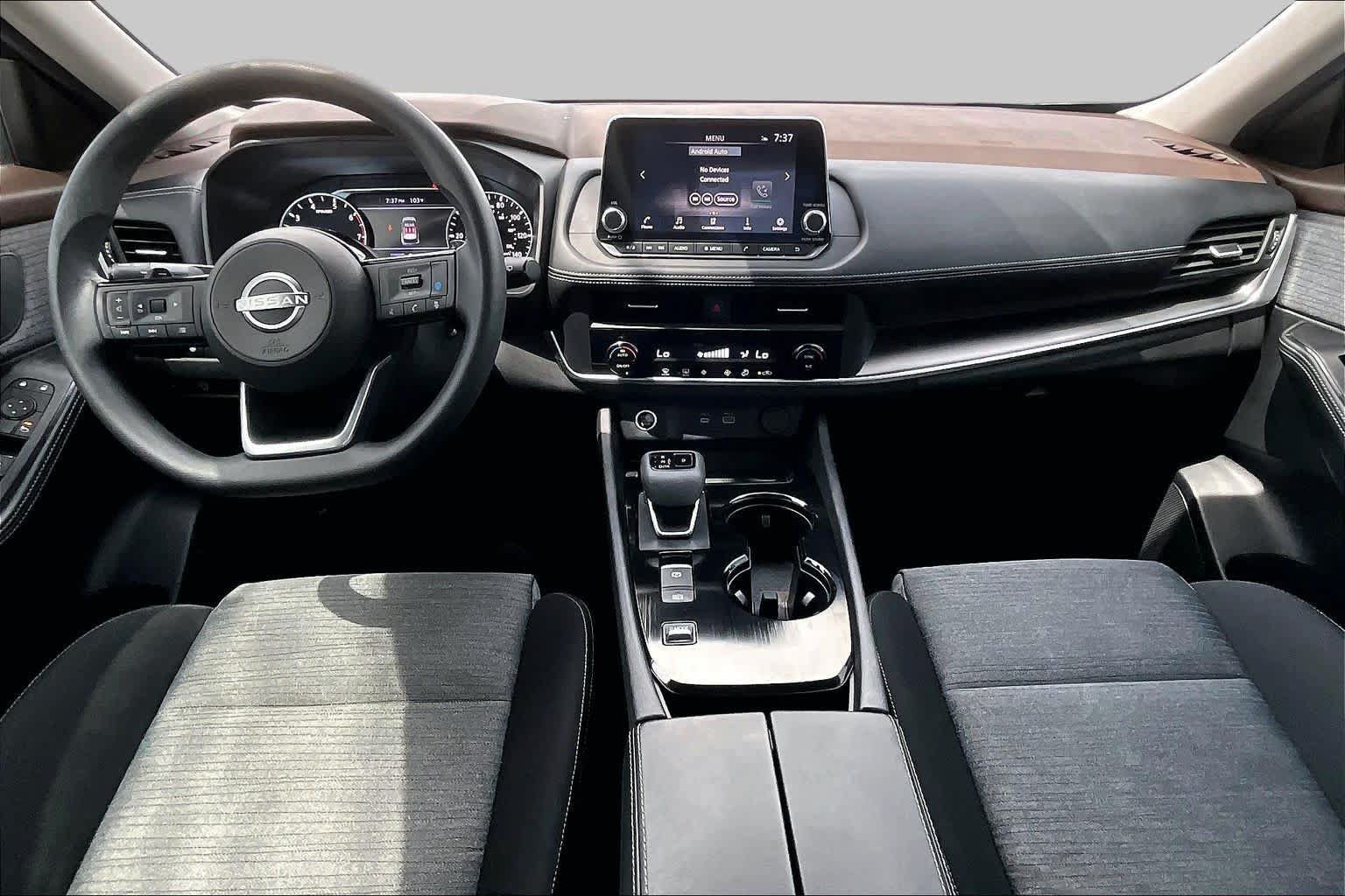 Used 2023 Nissan Rogue SV FWD image 16
