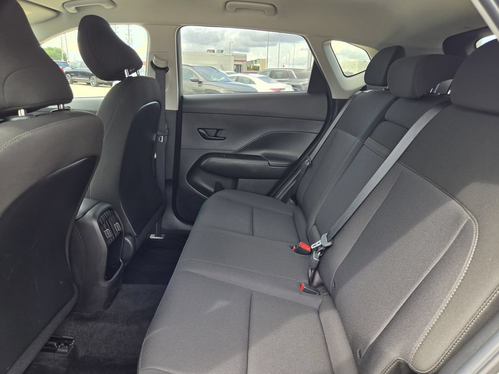Used 2025 Hyundai Kona SEL AWD/4WD image 28
