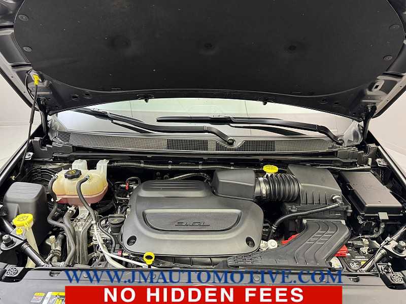 Used 2023 Chrysler Voyager LX image 10