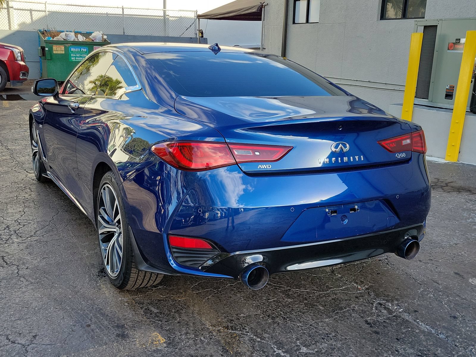 Used 2017 INFINITI Q60 3.0t w/ Premium Plus Package 3.0T AWD/4WD image 6