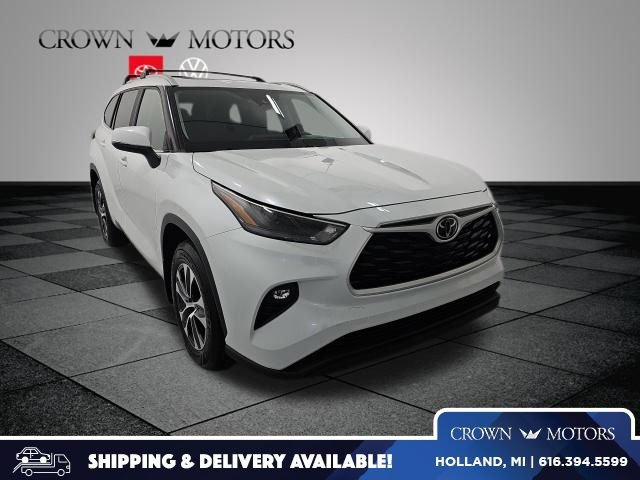 Used 2023 Toyota Highlander XLE