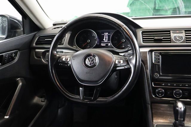 Used 2016 Volkswagen Passat 1.8T SE image 16
