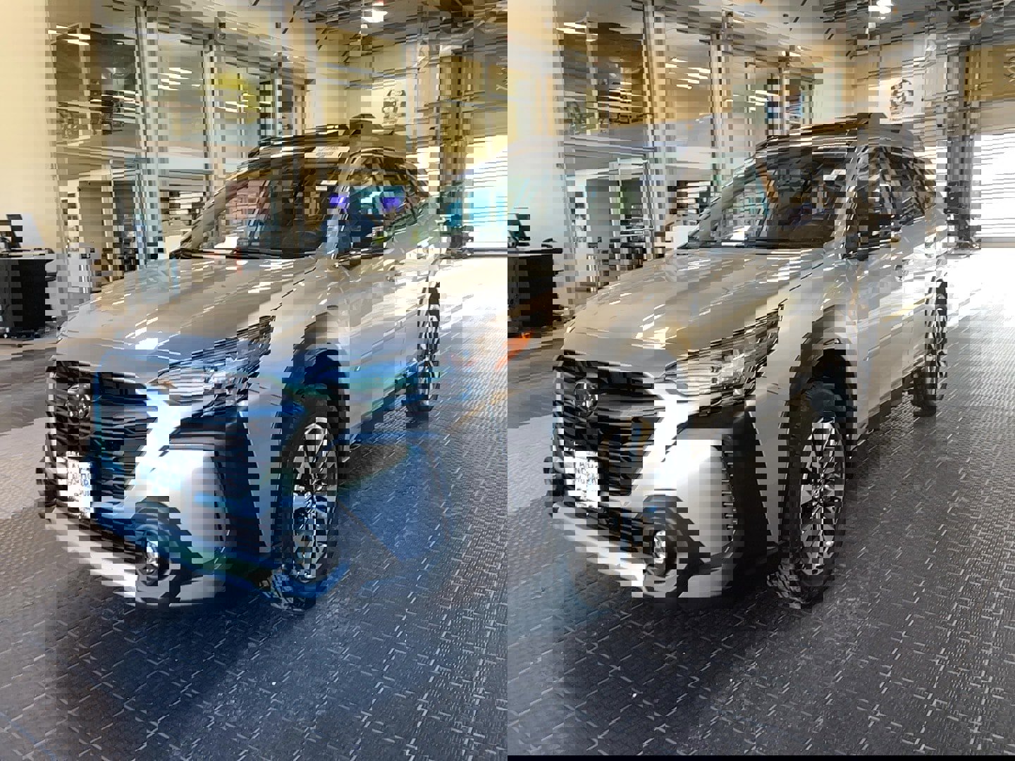 Used 2023 Subaru Outback Limited image 2