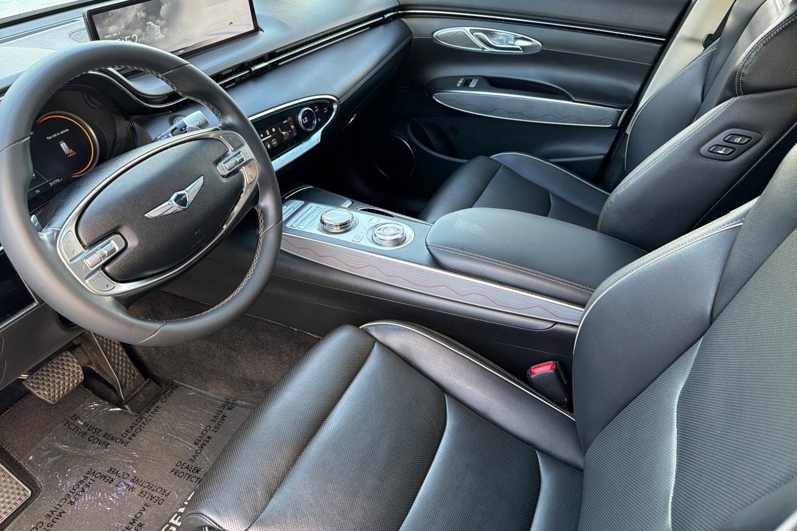 Used 2023 Genesis GV70 2.5T w/ Advanced Package image 9