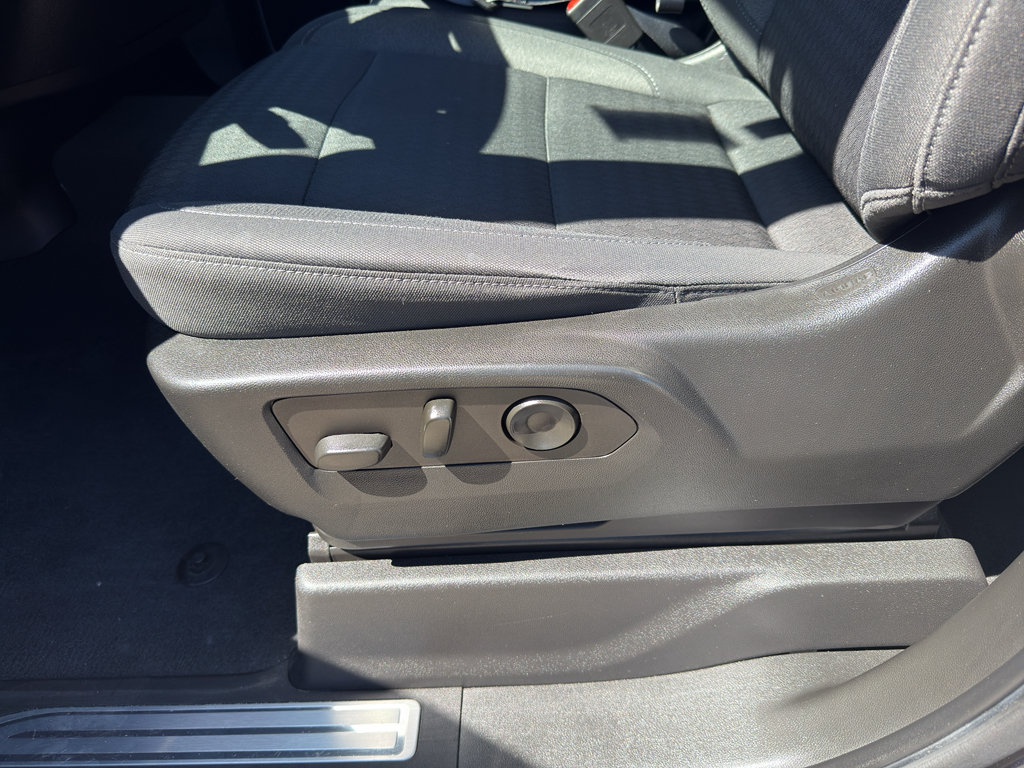 Certified 2022 Chevrolet Silverado 1500 LT AWD/4WD image 16