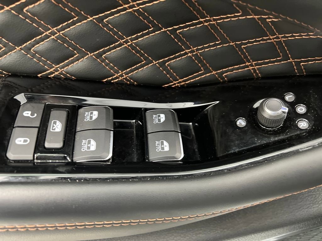 Used 2025 Jeep Grand Cherokee Summit image 12