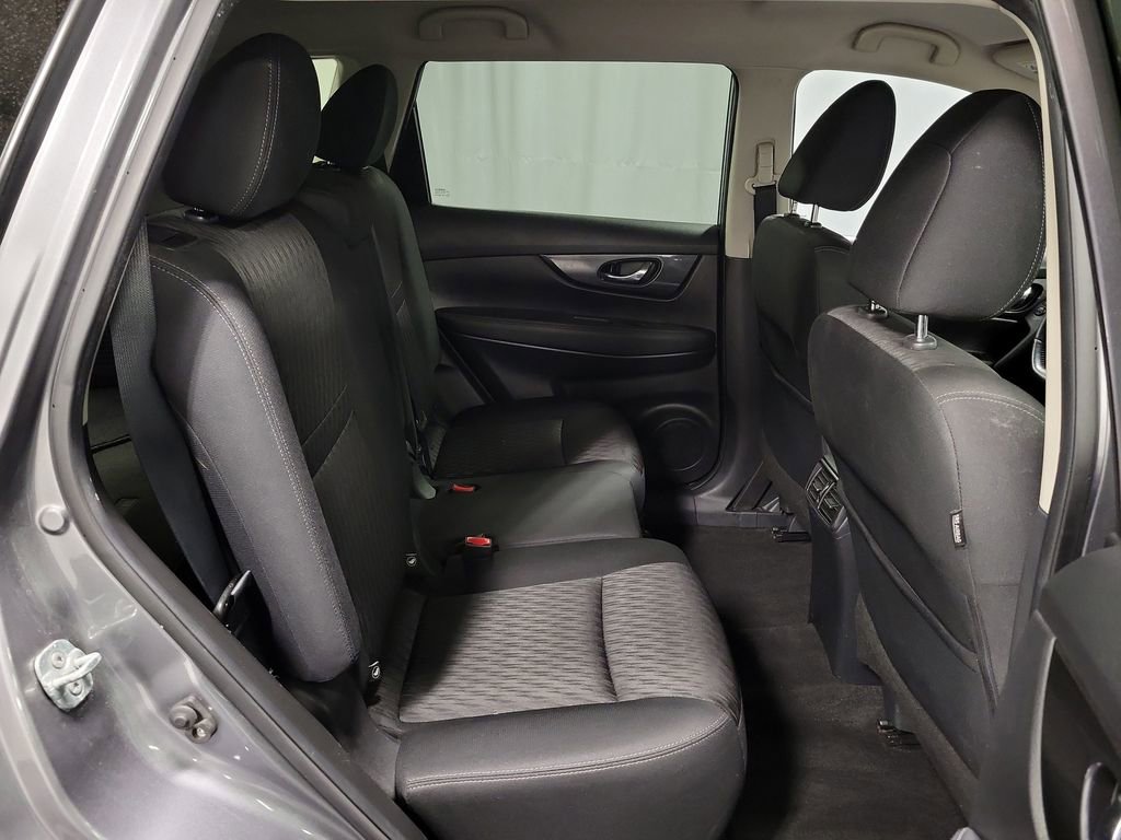 Used 2018 Nissan Rogue SV w/ Premium Package image 24
