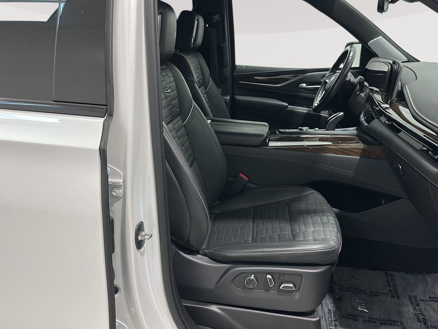 Used 2023 Cadillac Escalade Sport Platinum AWD/4WD image 26