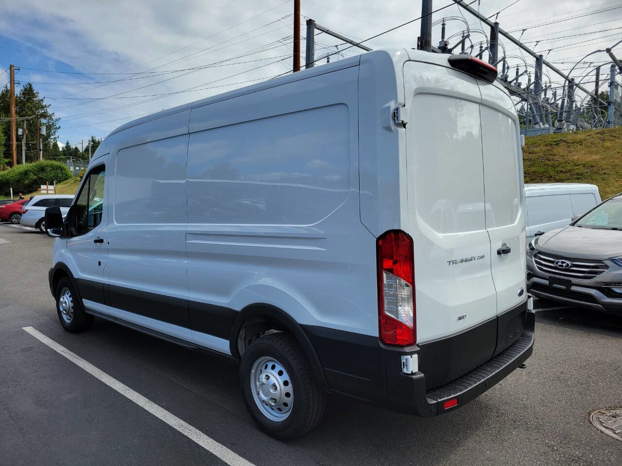 Used 2023 Ford Transit 250 Medium Roof AWD w/ Load Area Protection Package image 5