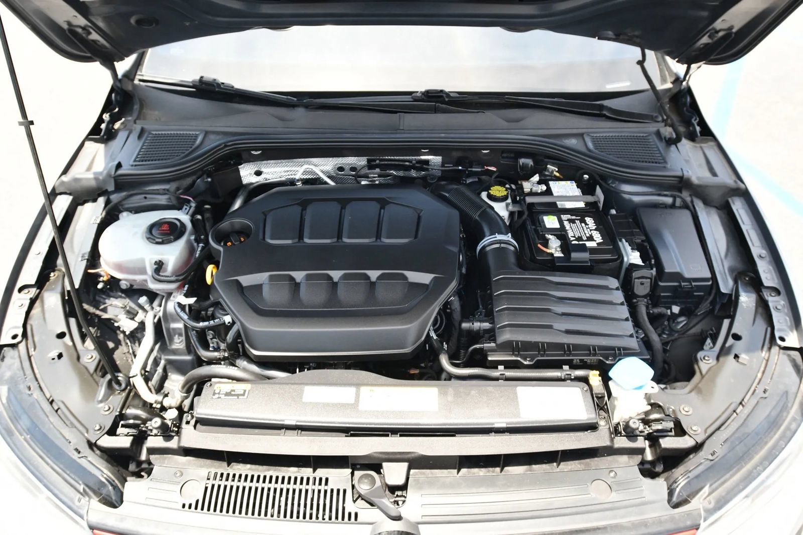Used 2022 Volkswagen GTI SE FWD image 18