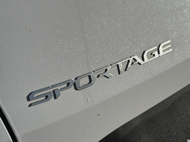 Used 2023 Kia Sportage EX FWD image 12