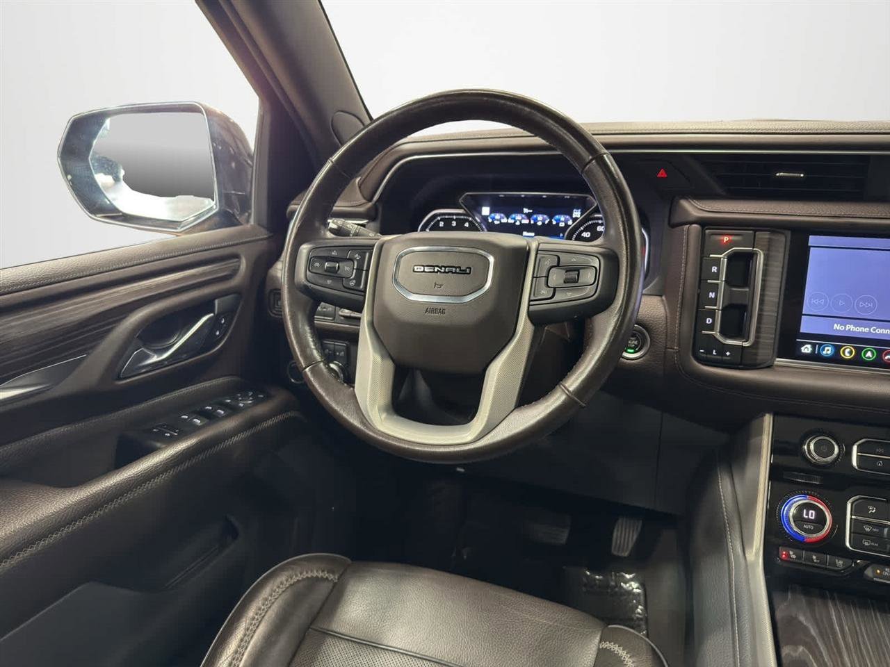 Used 2021 GMC Yukon Denali w/ Denali Premium Package image 17
