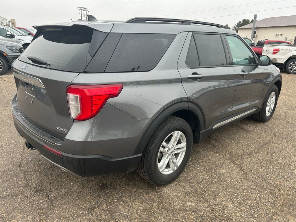 Used 2023 Ford Explorer XLT w/ Equipment Group 202A image 6