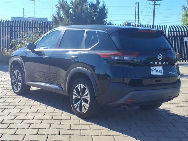 Used 2023 Nissan Rogue SV image 2