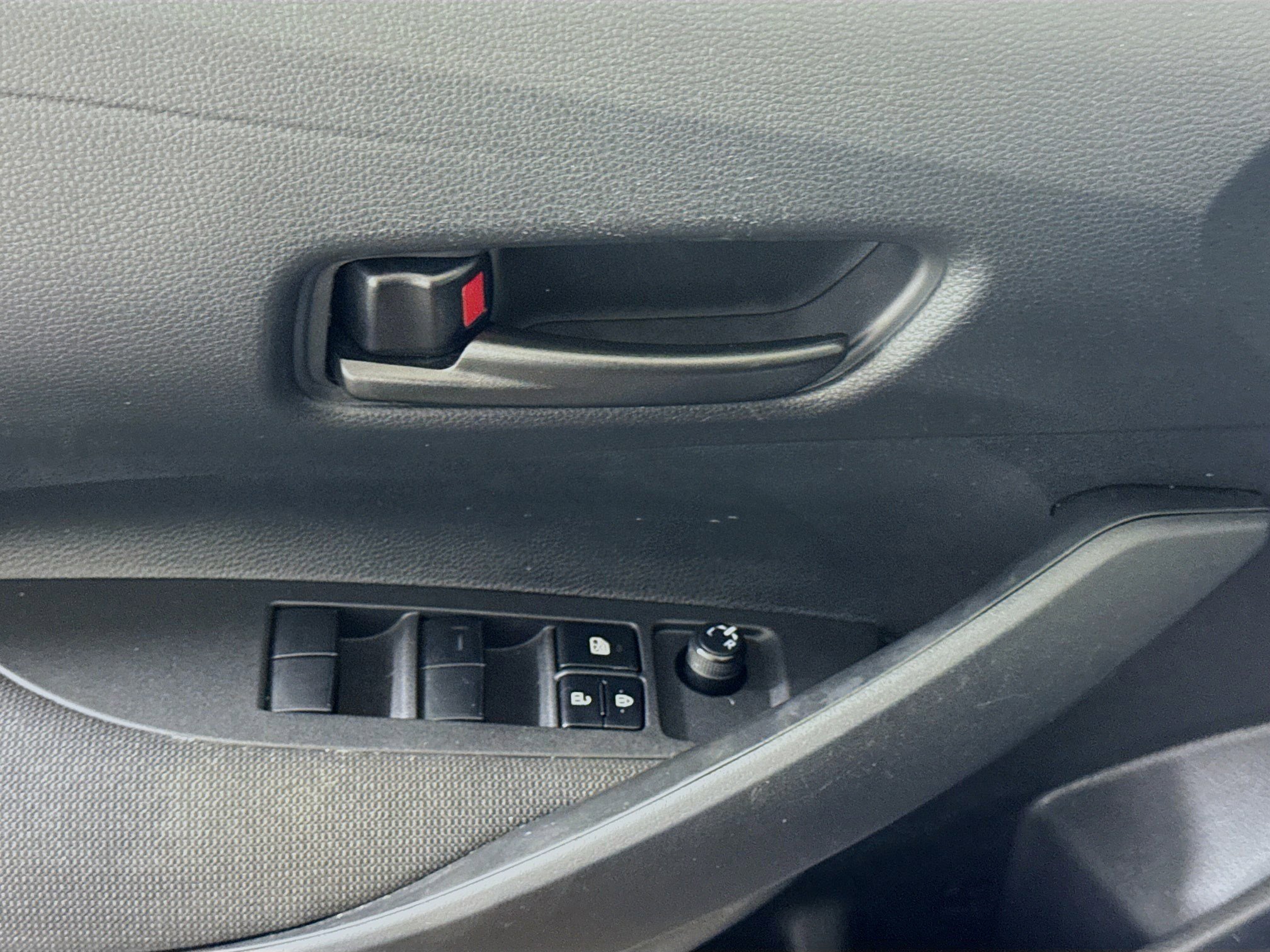 Used 2025 Toyota Corolla LE image 23