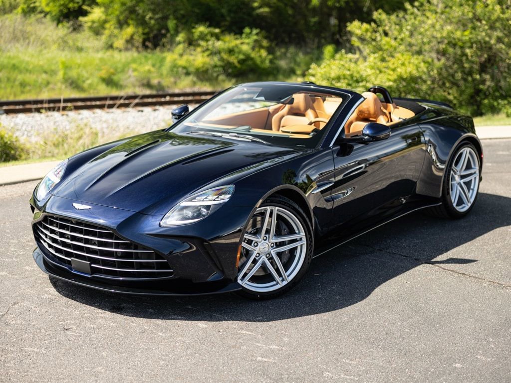 New 2026 Aston Martin V8 Vantage Convertible image 2