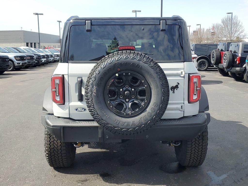 New 2026 Ford Bronco Badlands image 5