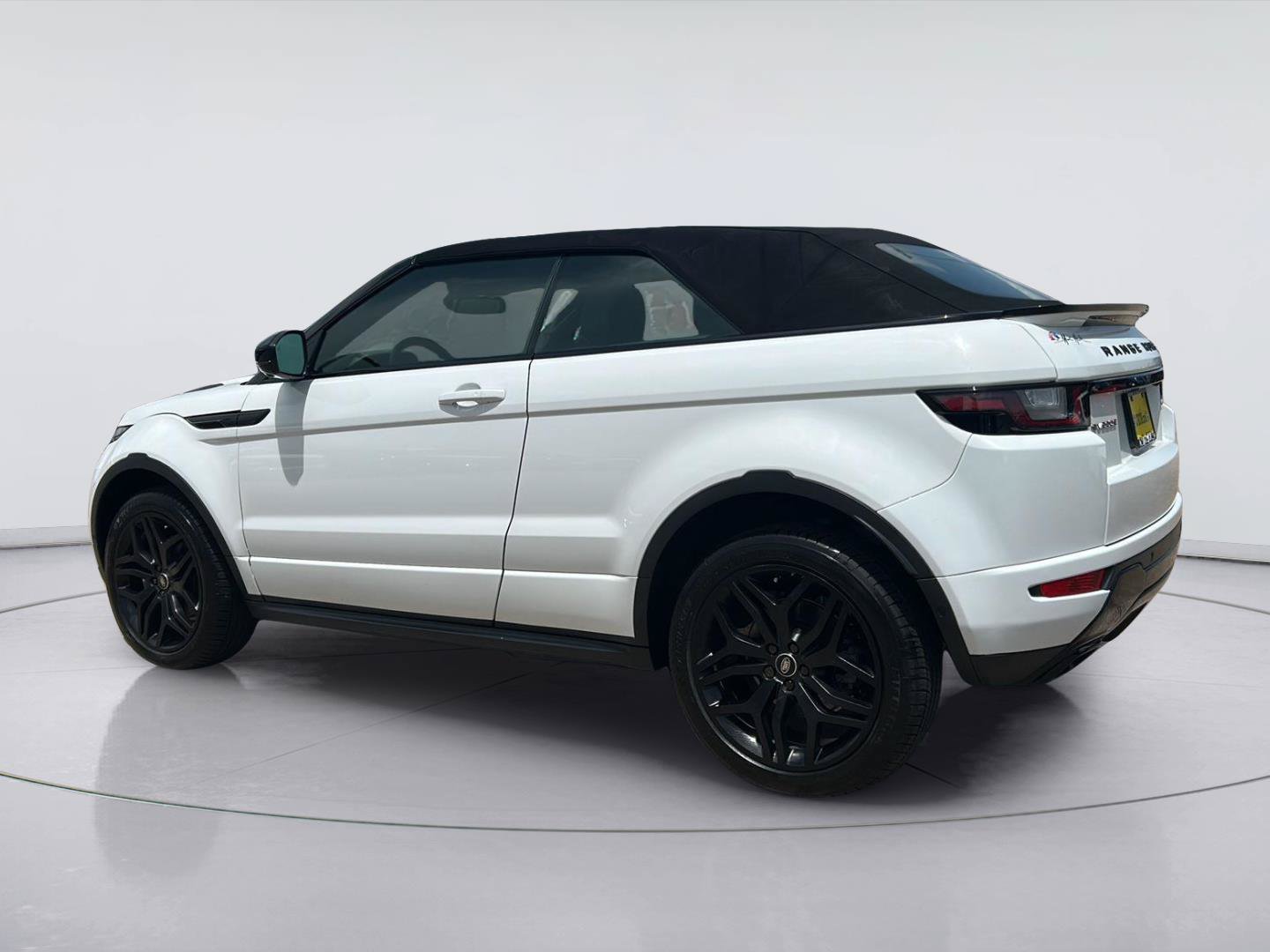Used 2019 Land Rover Range Rover Evoque HSE Dynamic AWD/4WD image 4