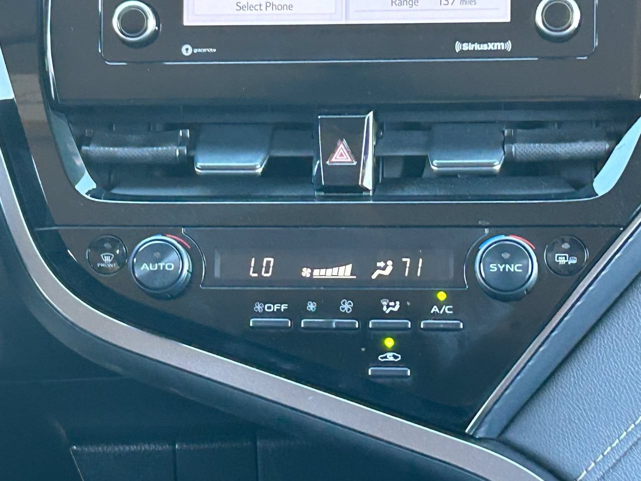 Used 2023 Toyota Camry SE FWD image 19